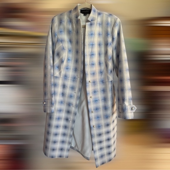 Carlisle Collection NWT Designer Long Jacket,
$559 $700
Size: 10 - Picture 2 of 16